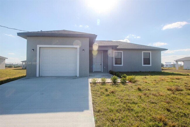 Building Photo - 9023 Meadow Cir