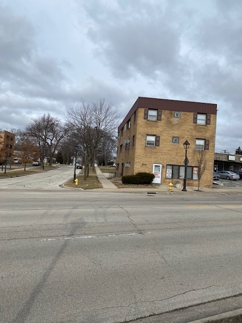 BUILDING FRONT - 200 E St Charles Rd