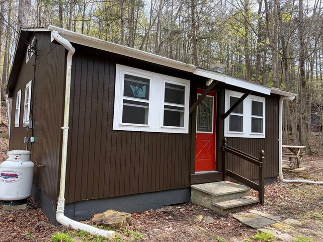 Building Photo - 49 Lowerre Ln