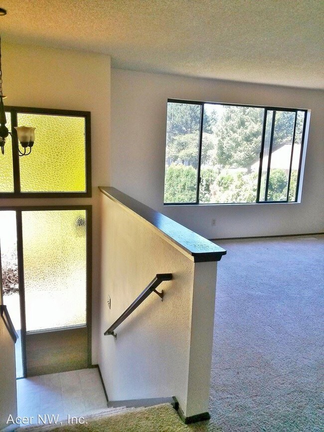 Building Photo - 3 br, 1.5 bath House - 4828 186th PL SW