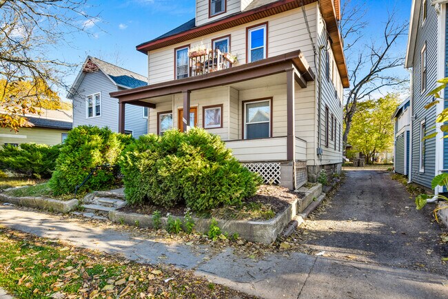 Building Photo - 1135 Williamson St