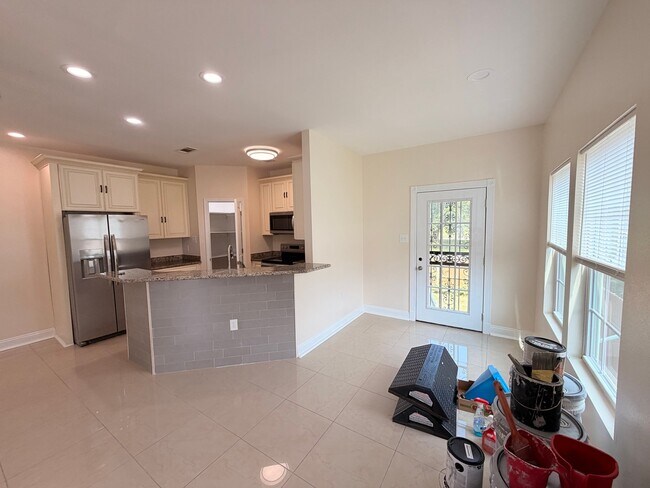 Foto del edificio - 6205 Wadsworth Dr