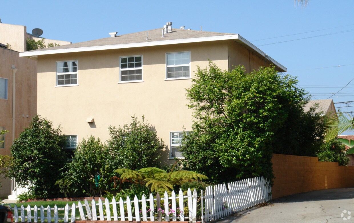 Building Photo - 3433 Keystone Ave