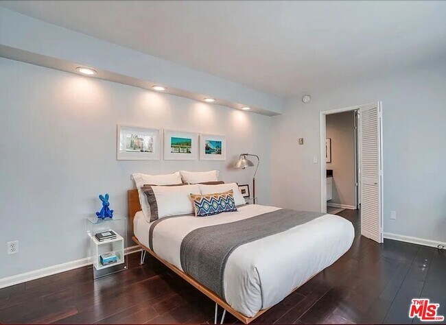 Foto del edificio - 1233 Flores St