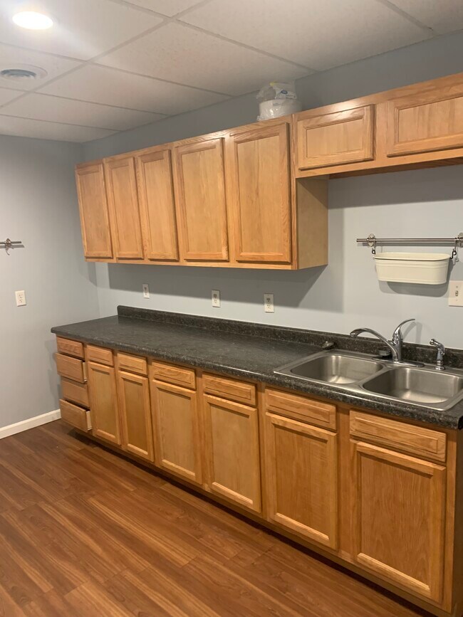 Kitchen - 121 W Logan St