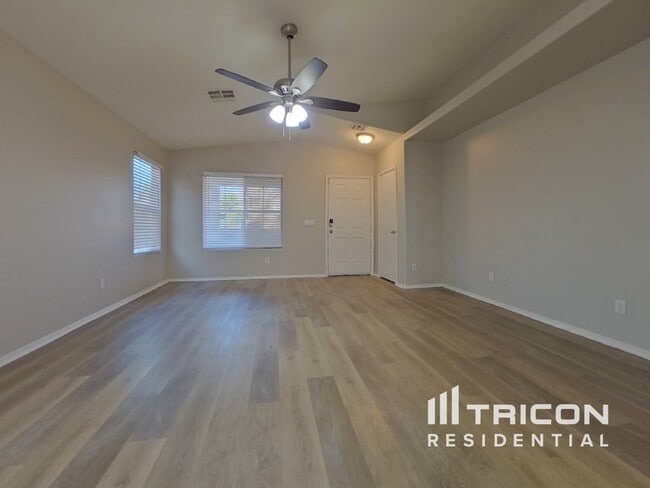 Foto del edificio - 2809 N 106th Ln