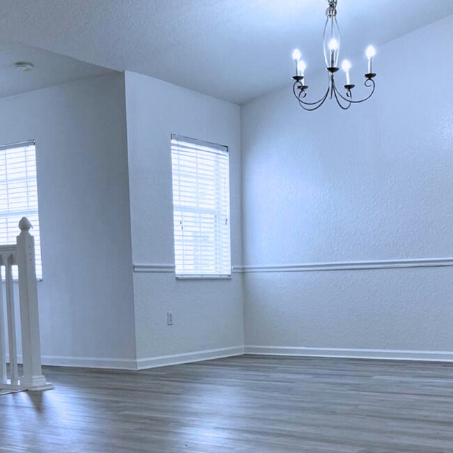 Building Photo - 5058 Maxon Terrace