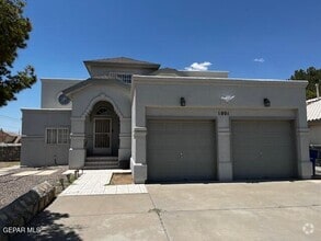 Building Photo - 1801 Rose Gate Way