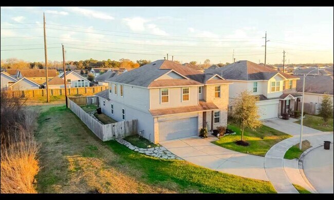 Building Photo - 5026 Fairwater Ct