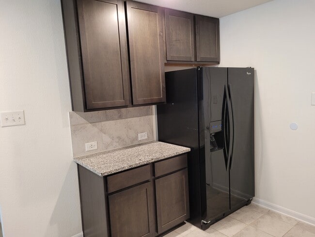 Fridge - 19307 Crosshill Ct