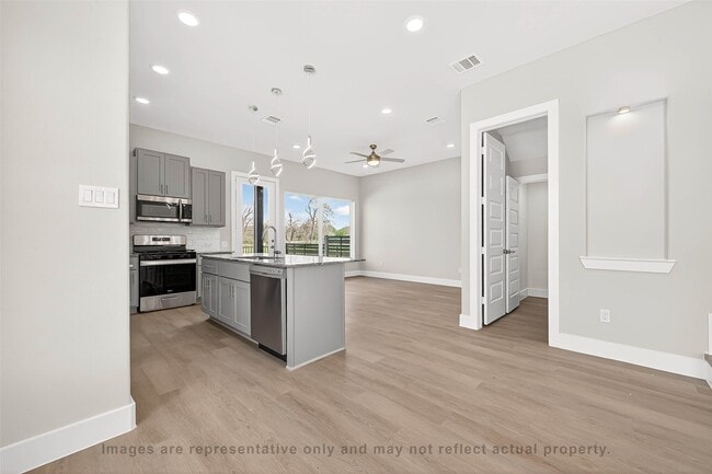 Building Photo - 10719 Mason Rd