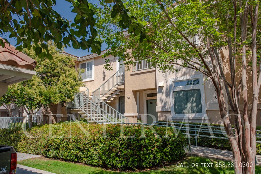 Foto principal - 10710 Sabre Hill Dr