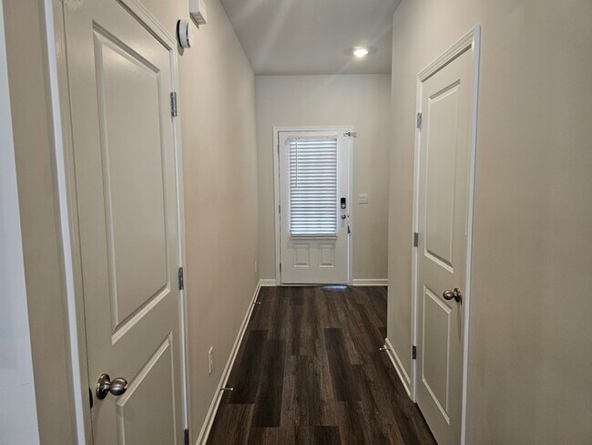 Building Photo - Beautiful Townhome for Lease in Lawrenceville