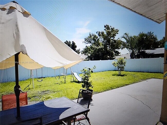 Foto del edificio - 4245 Settlers Ct