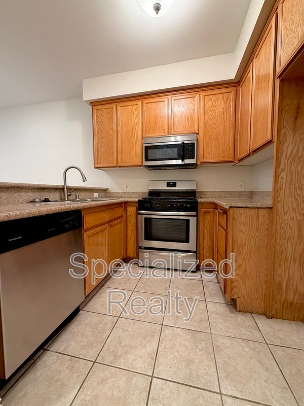 Foto del edificio - 5716 Whitsett Ave