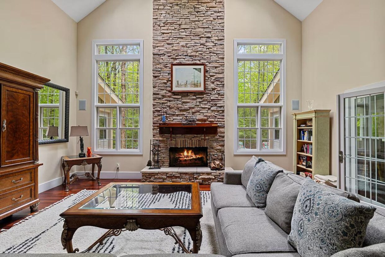 Foto principal - Three Three Oaks Rd