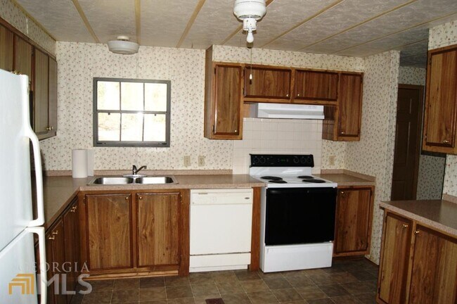 Building Photo - 236 Duck Rd