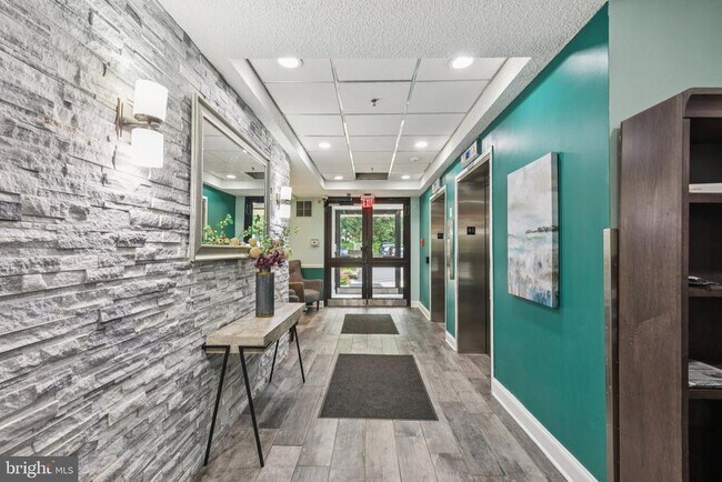 Foto del edificio - 800 Avondale Rd