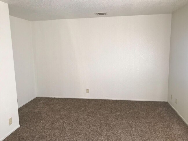 Foto del edificio - 15268 Sequoia St