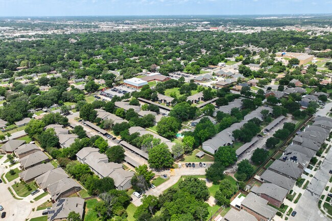 Contexto - Spring Valley Apartments