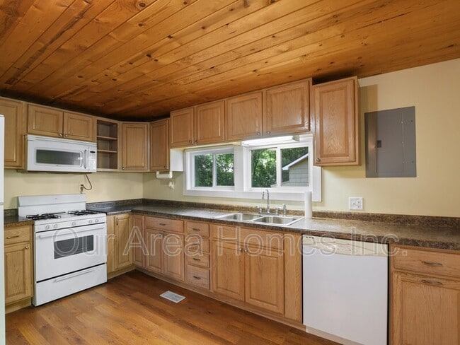 Foto del edificio - 22167 156th St NW