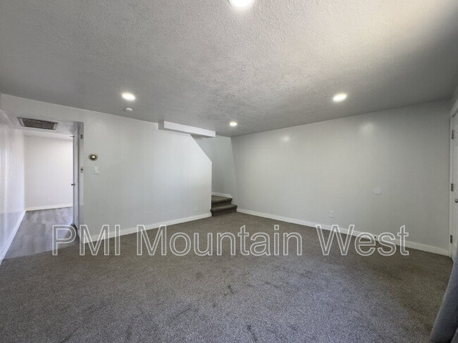 Building Photo - 1520 Merlin Dr