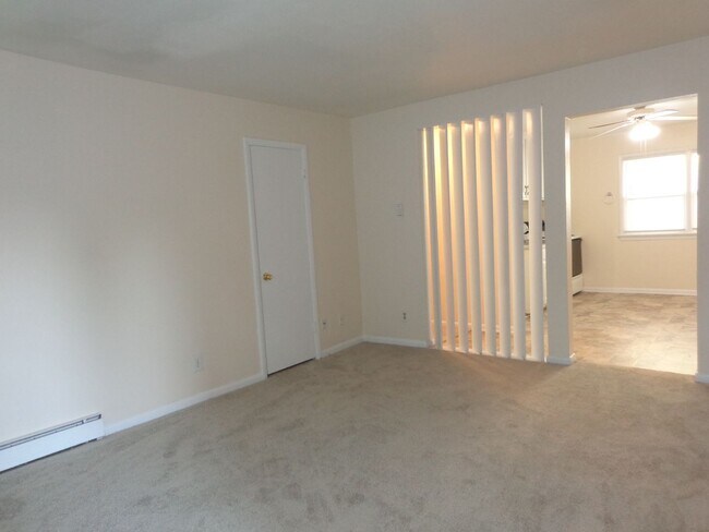 Building Photo - Coronet4638