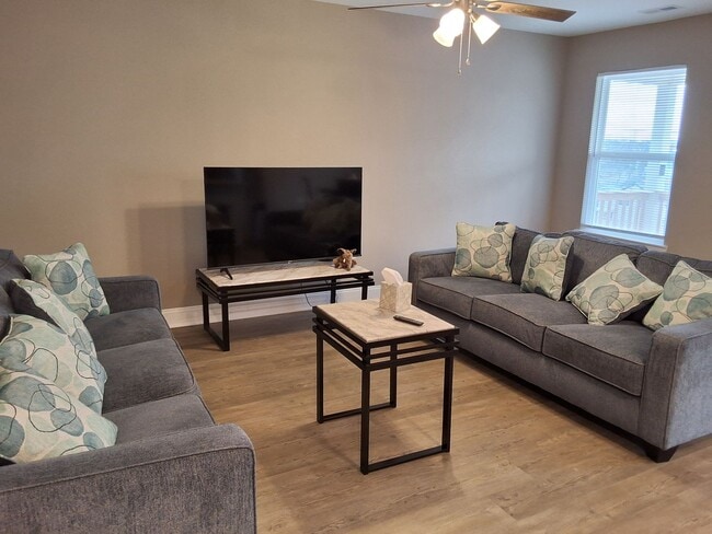 Photo - Knoxville 37921 - Fully Furnished - 3 bedroom, 2 bath home - Contact Sharon Arnwine (865) 313-7215