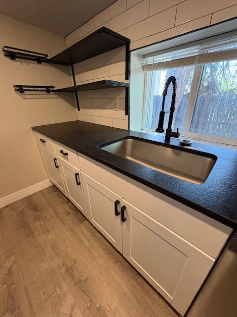 Building Photo - Beautiful Ground Level 2 Bedroom in Lakewo...
