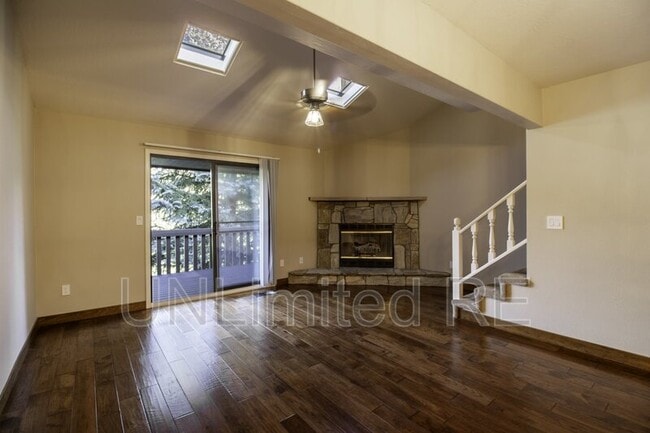 Foto del edificio - 2438 N Earle Dr