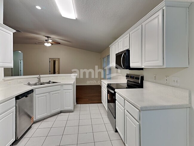 Foto del edificio - 867 Bonaparte Landing Blvd