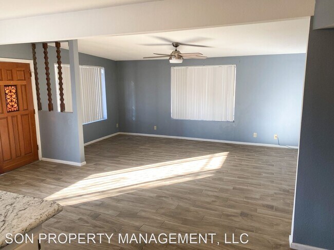 Building Photo - 3 br, 2 bath House - 2845 E. Presidio Rd
