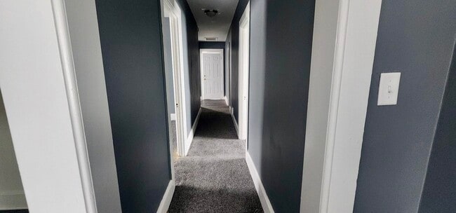 Building Photo - 1801 N Wisconsin St