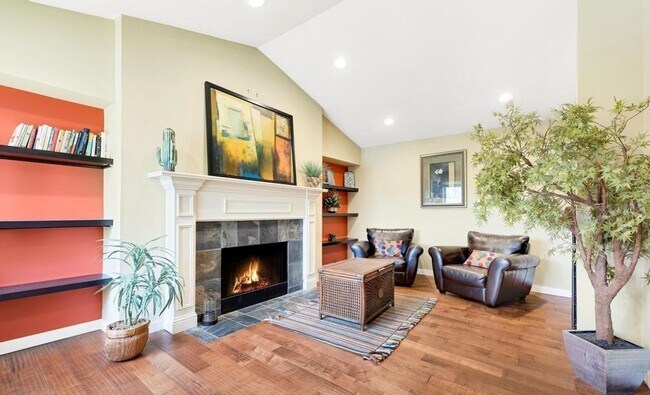 Foto del edificio - Luxurious, Bright and Meticulously Maintained 2 Bed and 2 Bath Condo