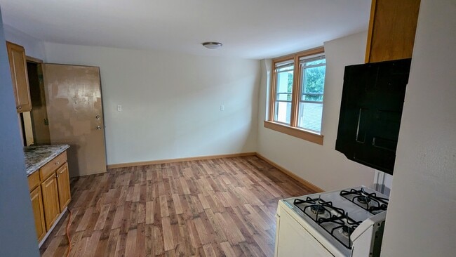 Building Photo - 437 Prospect Ave