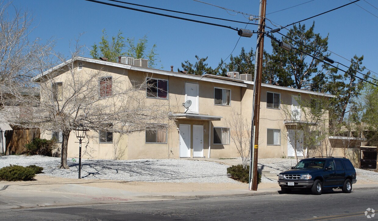 Primary Photo - 16486 Lariat Rd