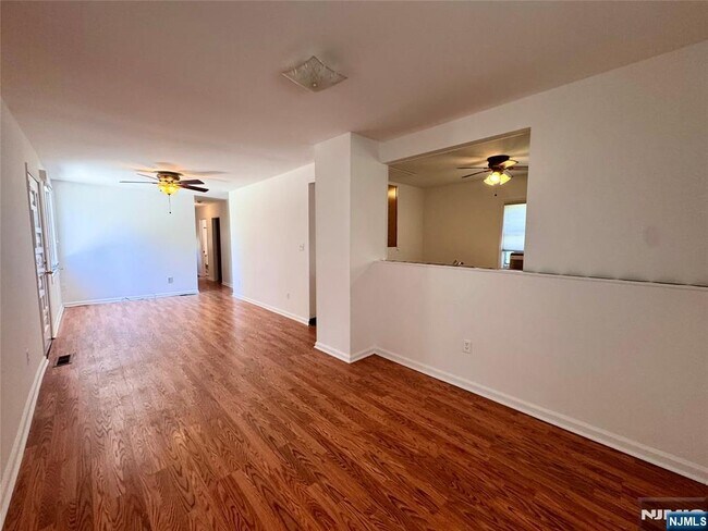 Foto del edificio - 1 Cedar Ln