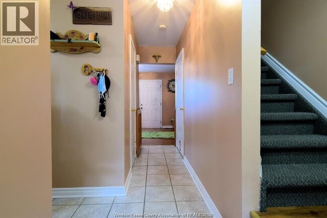 Building Photo - 5468 Lassaline Ave