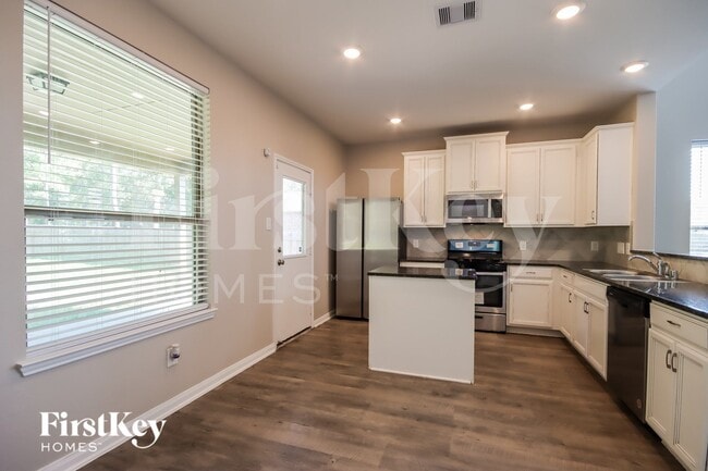 Foto del edificio - 6193 White Oak Leaf Lp