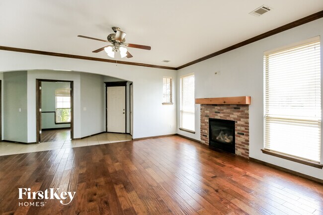 Foto del edificio - 813 SW 38th St