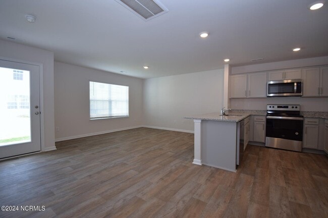 Building Photo - 3101 Tatlock Wy
