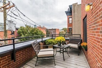 Building Photo - 357 Varick St