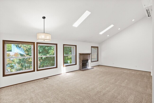 Foto del edificio - 3 Bedroom, 2.5 Bathroom Home Nestled in the Heart of Picks Landing Neighborhood