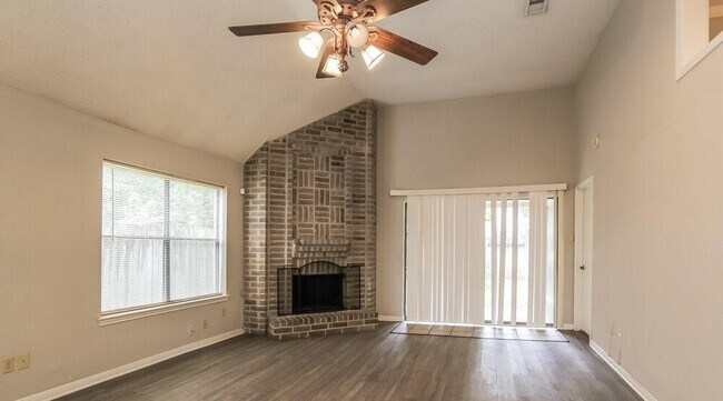 Foto del edificio - 19511 Atascocita Shores Dr