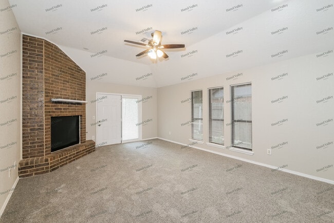 Building Photo - 770 Lexington Park