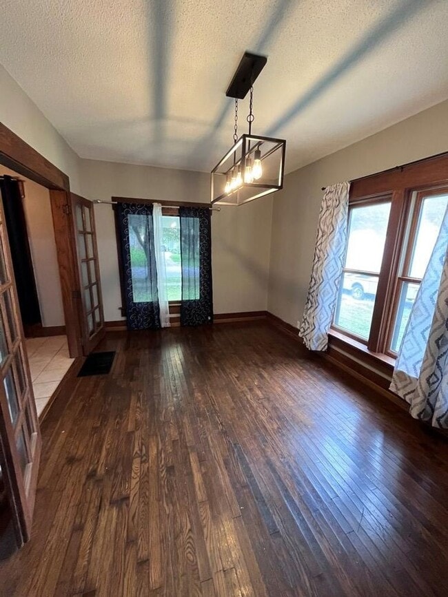 Building Photo - 4B/2B Home in Webster City $1,695.00