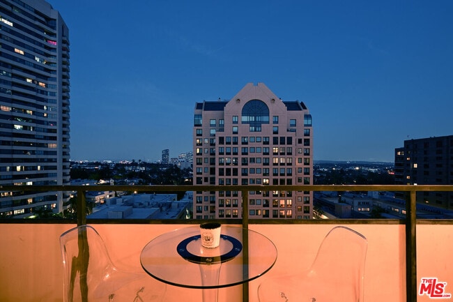 Building Photo - 10535 Wilshire Blvd