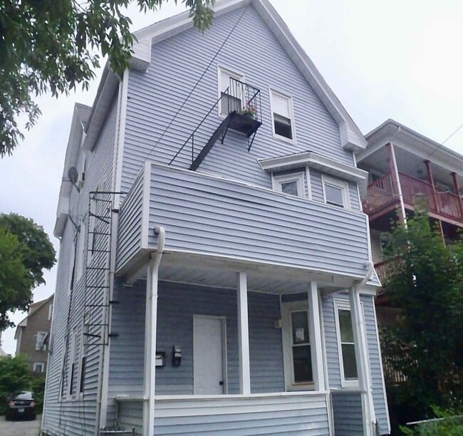 Building Photo - 124 Harold St