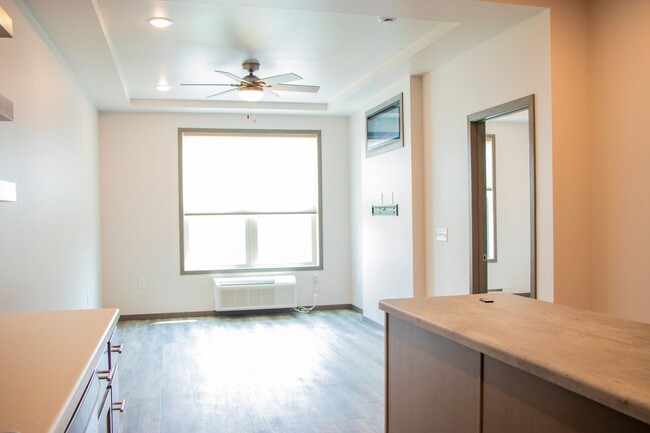 Foto del edificio - Spacious 1 Bed- Southside of Eau Claire