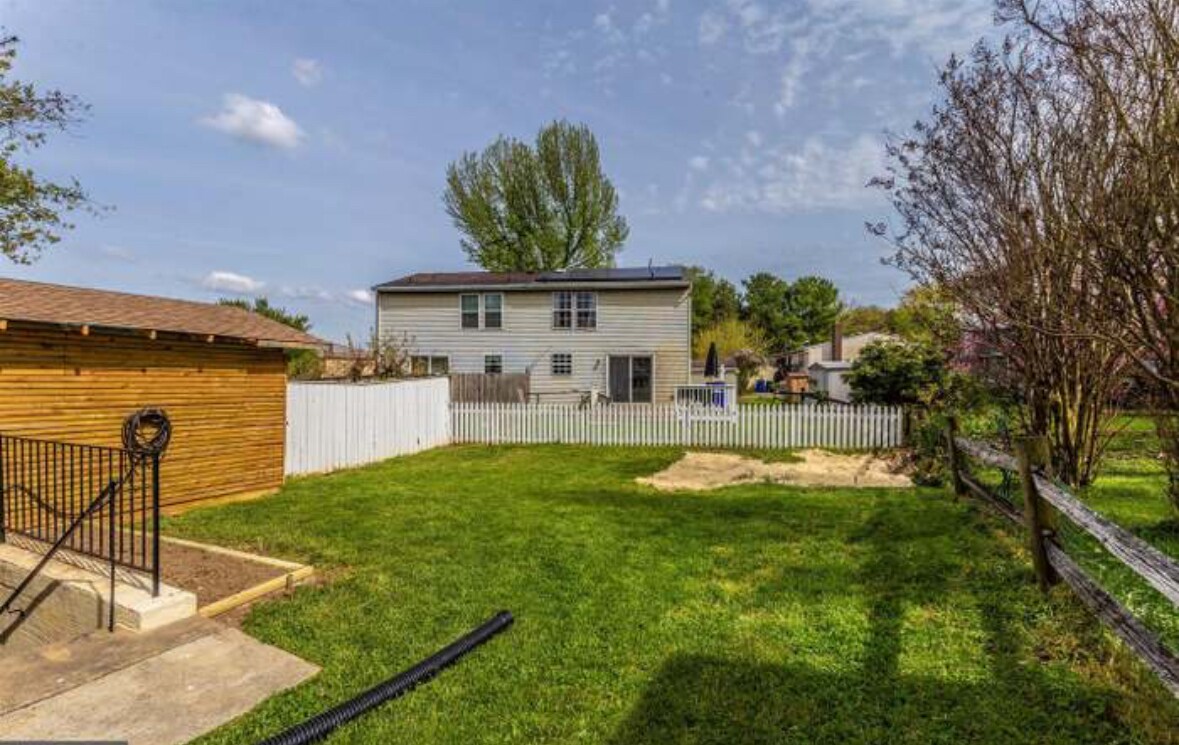 Building Photo - 423 Heather Ridge Dr
